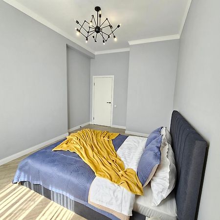 3 Room Gagarin Park Residential Complex Near Mega Shopping Mall Алматы Экстерьер фото