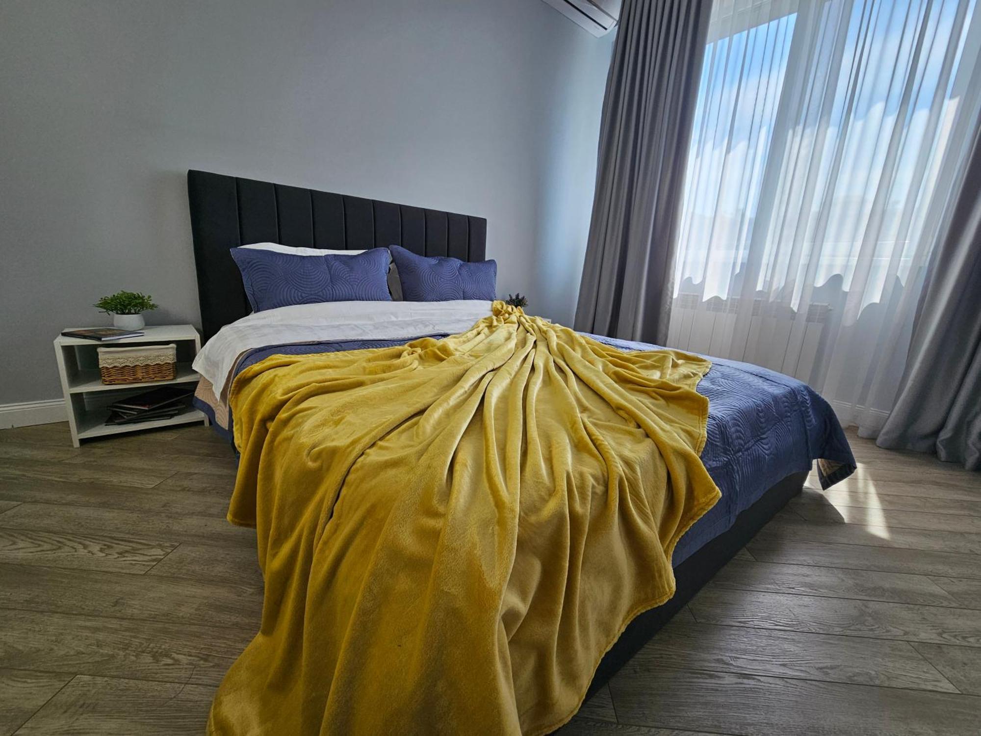 3 Room Gagarin Park Residential Complex Near Mega Shopping Mall Алматы Экстерьер фото